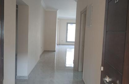 Apartment - 2 - 2 for sale in Palm Hills Village Gate - South Investors Area - New Cairo City - Cairo