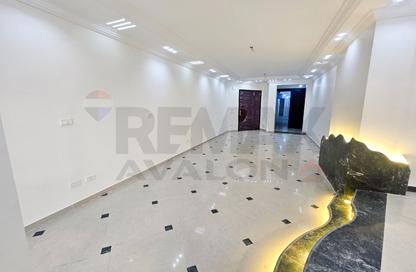 شقة - 3 غرف نوم - 3 حمامات للبيع في شارع مصطفي كامل - سموحة - حي شرق - الاسكندرية