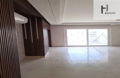 Apartment - 3 Bedrooms - 3 Bathrooms for rent in Garden Residence - Hyde Park - New Cairo City - Cairo