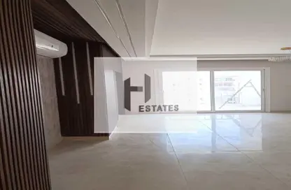 Apartment - 3 Bedrooms - 3 Bathrooms for rent in Garden Residence - Hyde Park - New Cairo City - Cairo