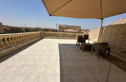 Apartment - 2 Bedrooms - 1 Bathroom for sale in Ganoob El Acadimia - New Cairo City - Cairo