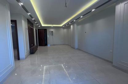 Apartment - 3 Bedrooms - 2 Bathrooms for sale in Al Sheikh Mohammed Al Nadi St. - 6th Zone - Nasr City - Cairo