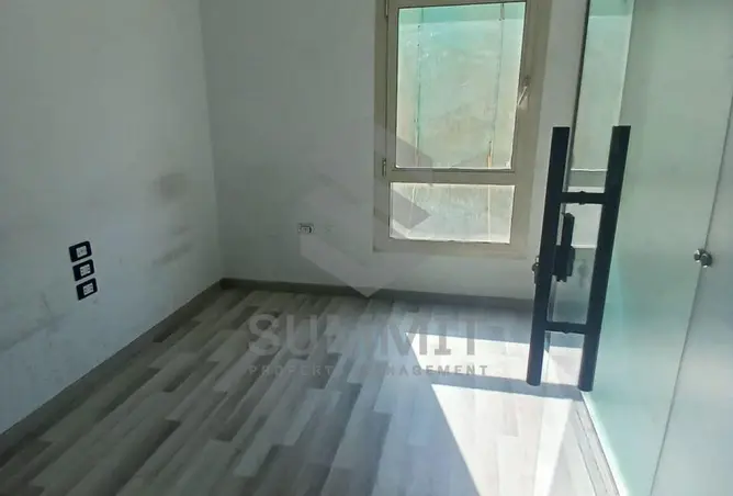 100080018 - Property Image 3