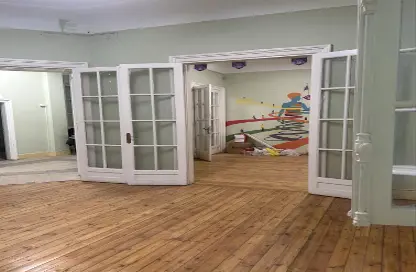 مساحات مكتبية - 6 غرف نوم - 2 حمامات للايجار في جاردن سيتي - القاهرة