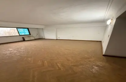 شقة - 2 غرف نوم - 2 حمامات للبيع في شارع شهاب - المهندسين - الجيزة