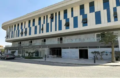 Clinic - 2 Bedrooms - 1 Bathroom for rent in Centrada Plaza - Juhayna Square - 6 October City - Giza