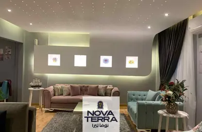 Apartment - 4 Bedrooms - 2 Bathrooms for sale in Zayed 2000 - 4th District - Sheikh Zayed City - Giza