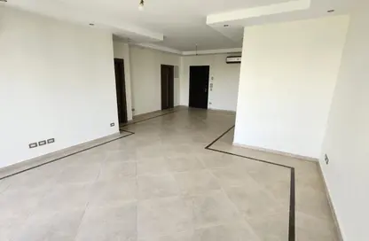 شقة - 2 غرف نوم - 2 حمامات للايجار في ذا كورت ياردز - كمبوندات الشيخ زايد - الشيخ زايد - الجيزة