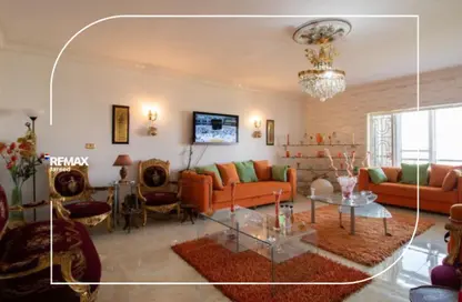 Apartment - 3 Bedrooms - 2 Bathrooms for sale in Zayed 2000 - 4th District - Sheikh Zayed City - Giza