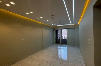 Apartment - 3 Bedrooms - 3 Bathrooms for sale in Tabarak - Zahraa El Maadi - Hay El Maadi - Cairo