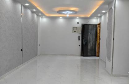 Apartment - 4 Bedrooms - 3 Bathrooms for sale in Gate 4 old - Horus - Hadayek El Ahram - Giza