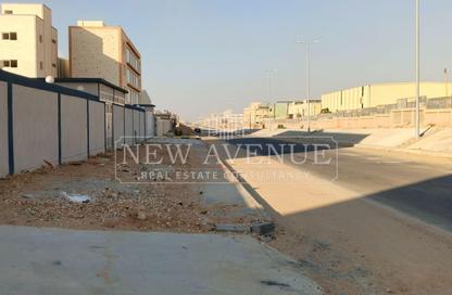 مصنع - استوديو - 2 حمامات للبيع في طريق الاسمايلية الصحراوي - طريق فايد - المنطقة الصناعية - مدينة العاشر من رمضان - الشرقية
