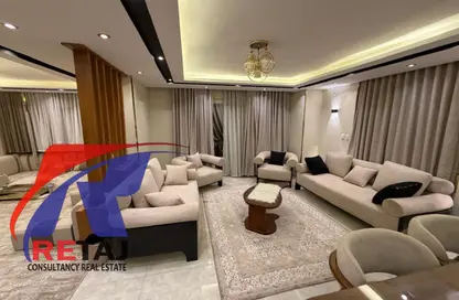 Apartment - 3 Bedrooms - 2 Bathrooms for sale in Al Tayaran St. - Manteqet Al Cinema - Nasr City - Cairo