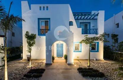 فيلا - 3 غرف نوم - 3 حمامات للبيع في إيفيا - قسم الضبعة - الساحل الشمالي