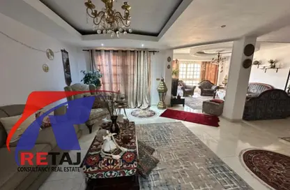 Apartment - 5 Bedrooms - 2 Bathrooms for sale in Al Shaheed Mostafa Shams El Deen St. - El Hegaz Square - El Nozha - Cairo