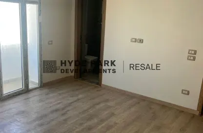Apartment - 3 Bedrooms - 3 Bathrooms for sale in Centerville - Hyde Park - New Cairo City - Cairo