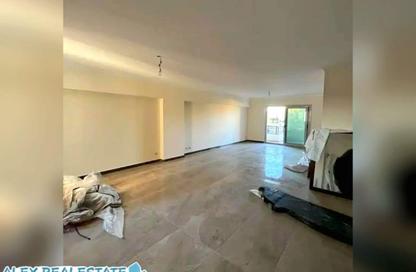 Apartment - 3 Bedrooms - 3 Bathrooms for rent in Kafr Abdo St. - Kafr Abdo - Roushdy - Hay Sharq - Alexandria