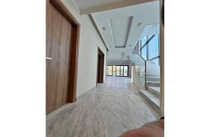 فيلا - 5 غرف نوم - 5 حمامات للبيع في كمبوند البروج - كمبوندات الشروق - مدينة الشروق - القاهرة فيلا - 5 غرف نوم - 5 حمامات للبيع في كمبوند البروج - كمبوندات الشروق - مدينة الشروق - القاهرة