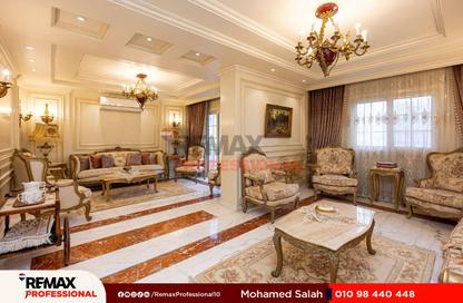 Apartment - 3 Bedrooms - 2 Bathrooms for sale in Al Geish Road - Camp Chezar - Hay Wasat - Alexandria