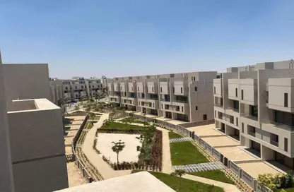 شقة - 3 غرف نوم - 3 حمامات للايجار في كمبوند البروج - كمبوندات الشروق - مدينة الشروق - القاهرة