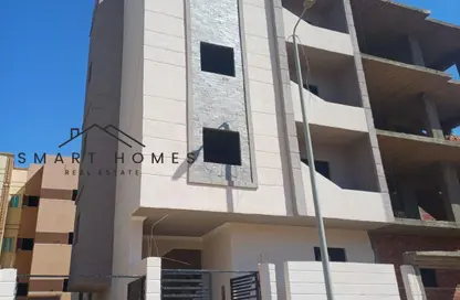 بناية كاملة - 3 غرف نوم - 2 حمامات للبيع في حدائق اكتوبر - مدينة 6 أكتوبر - الجيزة