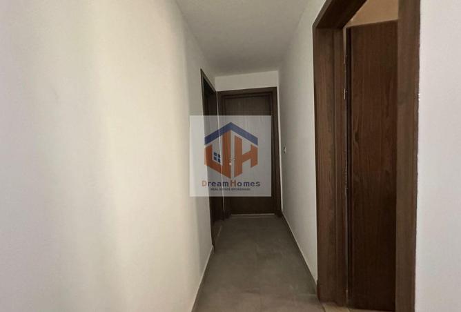 8595633 - Property Image 3