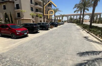 Apartment - 3 Bedrooms - 3 Bathrooms for sale in Village West - Sheikh Zayed Compounds - Sheikh Zayed City - Giza