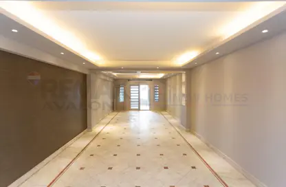 Duplex - 7 Bedrooms - 5 Bathrooms for sale in Smouha - Hay Sharq - Alexandria