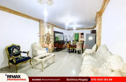 Apartment - 3 Bedrooms - 1 Bathroom for sale in Al Geish Road - Glim - Hay Sharq - Alexandria