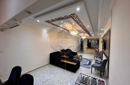 Apartment - 3 Bedrooms - 1 Bathroom for sale in Port Said St. - Cleopatra - Hay Sharq - Alexandria