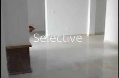 Apartment - 4 Bedrooms - 4 Bathrooms for rent in Nile St. - Dokki - Giza