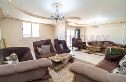 Apartment - 3 Bedrooms - 2 Bathrooms for sale in Zaki Ragab St. - Smouha - Hay Sharq - Alexandria
