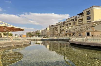 Apartment - 3 Bedrooms - 3 Bathrooms for sale in Suez Road - New Cairo City - Cairo