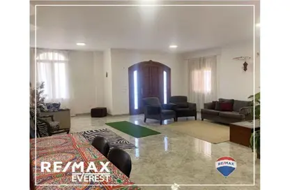 Apartment - 2 Bedrooms - 3 Bathrooms for rent in Green Residence 2 - 8th District - Sheikh Zayed City - Giza