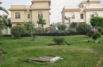 فيلا - 5 غرف نوم - 6 حمامات للبيع في فلاورز بارك - المستثمرين الشمالية - مدينة القاهرة الجديدة - القاهرة