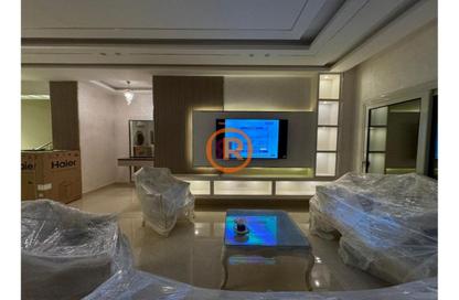 Villa - 5 Bedrooms - 5 Bathrooms for sale in Golden Gates - Al Hadaba Al Wosta - Mokattam - Cairo