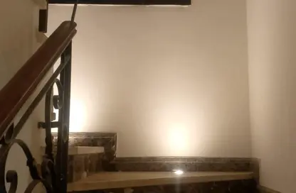 أي فيلا - 4 غرف نوم - 5 حمامات للايجار في طريق بيفرلي هيلز - الحي السابع عشر - الشيخ زايد - الجيزة