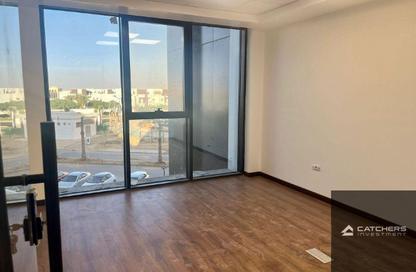 Office Space - 2 Bedrooms - 2 Bathrooms for sale in Maadi - Hay El Maadi - Cairo