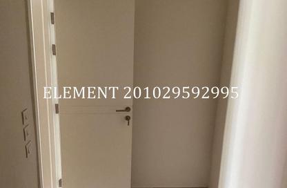 شقة - 3 غرف نوم - 3 حمامات للايجار في أو ويست - كمبوندات 6 أكتوبر - مدينة 6 أكتوبر - الجيزة