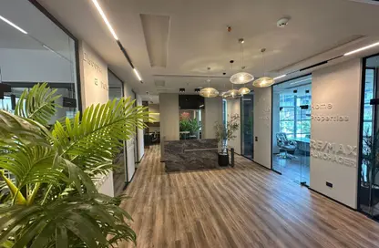 مساحات مكتبية - 5 غرف نوم - 3 حمامات للبيع في شارع التسعين الجنوبي - التجمع الخامس - مدينة القاهرة الجديدة - القاهرة