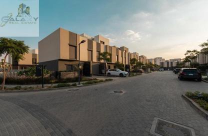 شقة - 2 غرف نوم - 3 حمامات للبيع في كمبوند البروج - كمبوندات الشروق - مدينة الشروق - القاهرة