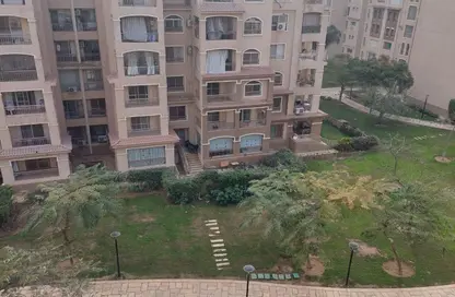 Apartment - 3 Bedrooms - 2 Bathrooms for sale in Privado - Madinaty - Cairo