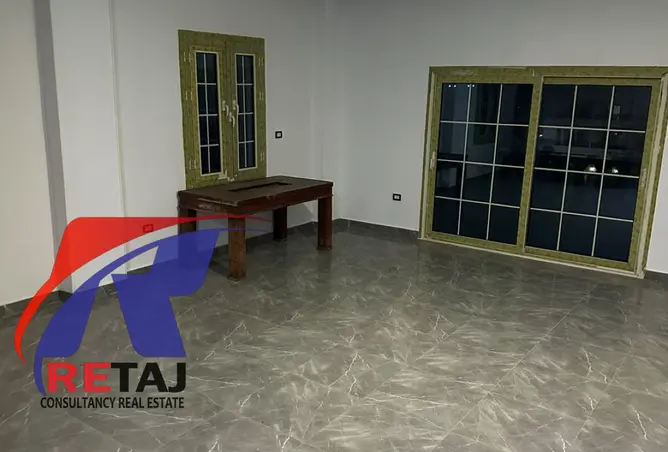 121654053 - Property Image 3