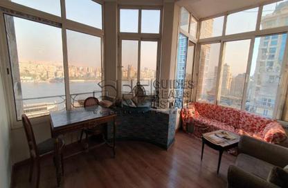 شقة - 6 غرف نوم - 5 حمامات للبيع في شارع النيل - الدقي - الجيزة