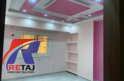 Apartment - 3 Bedrooms - 2 Bathrooms for rent in Mahdy Arafa St. - 9th Zone - Nasr City - Cairo
