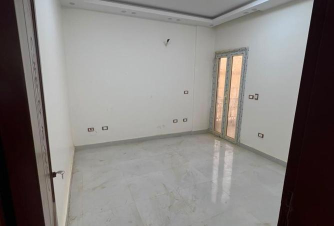97718687 - Property Image 3