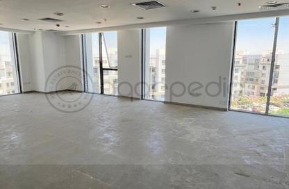 Office Space - Studio - 2 Bathrooms for rent in Hyde Park Business District Mall - South Teseen St. - The 5th Settlement - New Cairo City - Cairo