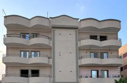 شقة - 3 غرف نوم - 3 حمامات للبيع في المجاورة الثانية - المنطقة الخامسة - مدينة الشروق - القاهرة