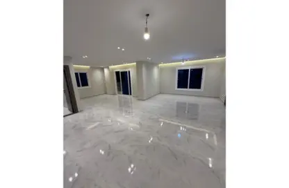 شقة - 3 غرف نوم - 3 حمامات للبيع في شارع محمد كامل الحاروني - المنطقة السادسة - مدينة نصر - القاهرة