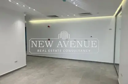 Office Space - 2 Bedrooms - 1 Bathroom for sale in Hyde Park Business District Mall - South Teseen St. - The 5th Settlement - New Cairo City - Cairo